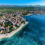 Home4u Апартаменты *