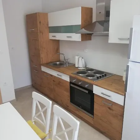Home4u Brodarica (Sibenik-Knin)