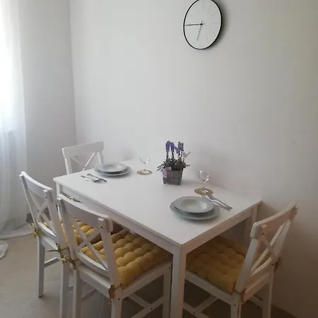 Home4u Apartment