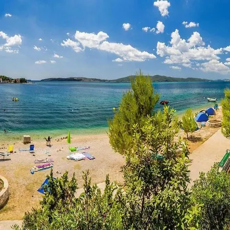 Home4u * Brodarica (Sibenik-Knin)