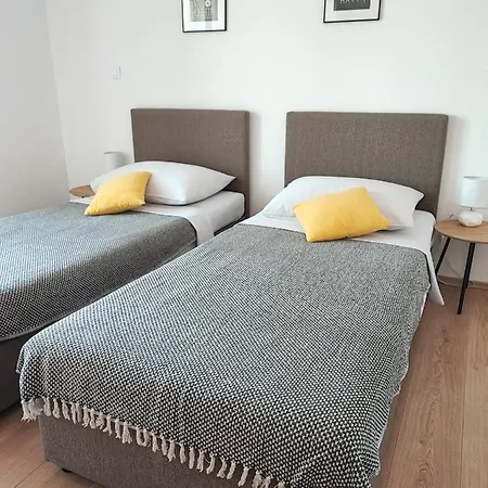 Home4u Apartment *
