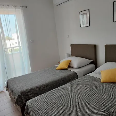 Home4u Apartment *